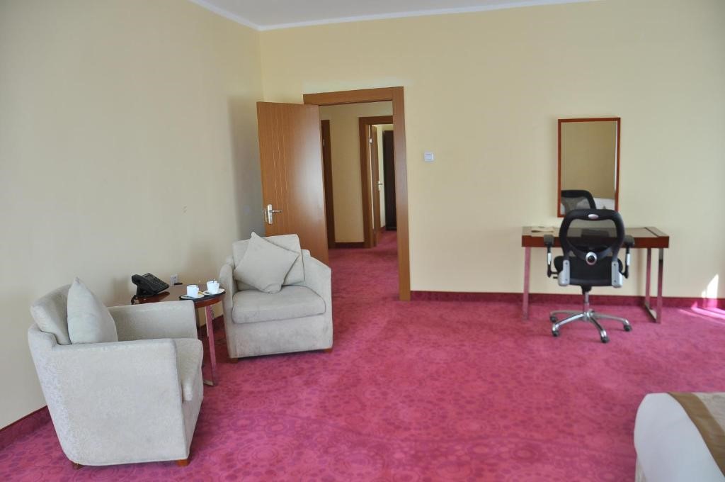 Double Twin Room - Image 2