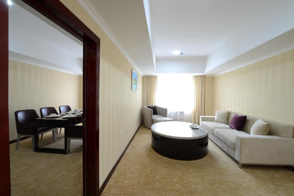 Business suite - Image 2