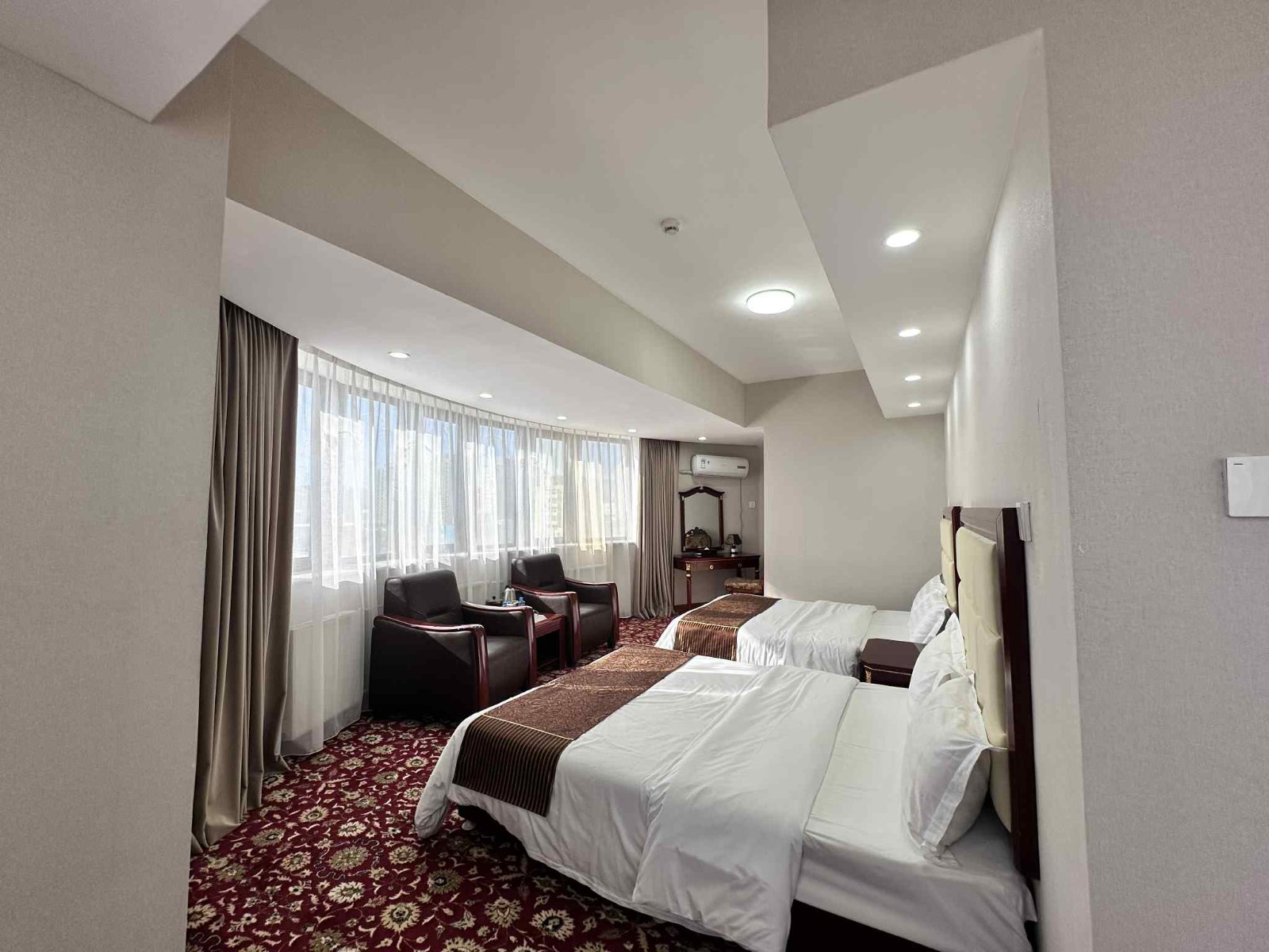 Deluxe Twin room - Image 4
