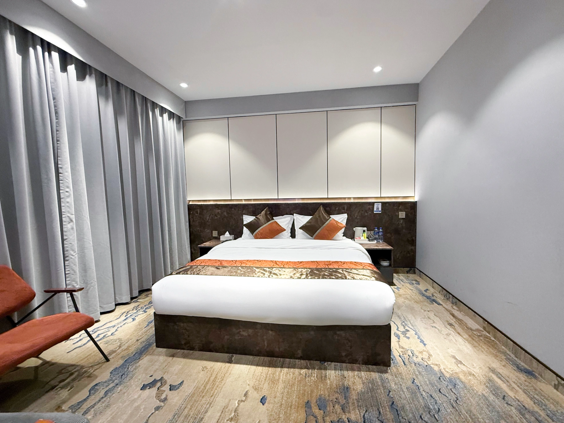 Lux Single Room - Image 1