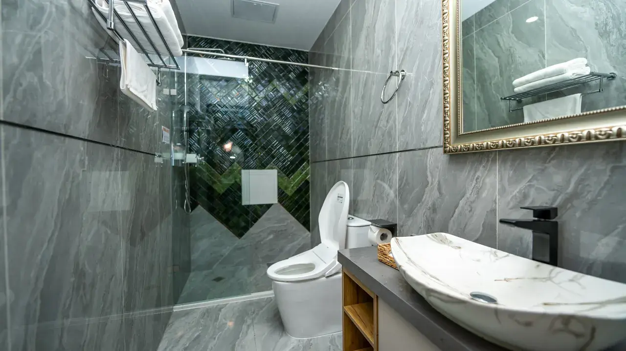 Standard Twin Room - Image 2