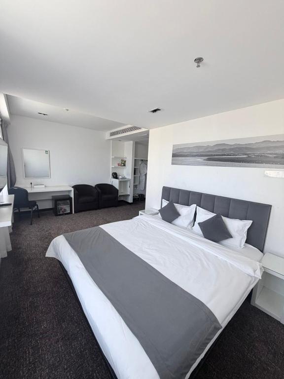 City Tower Hotel - Image 9