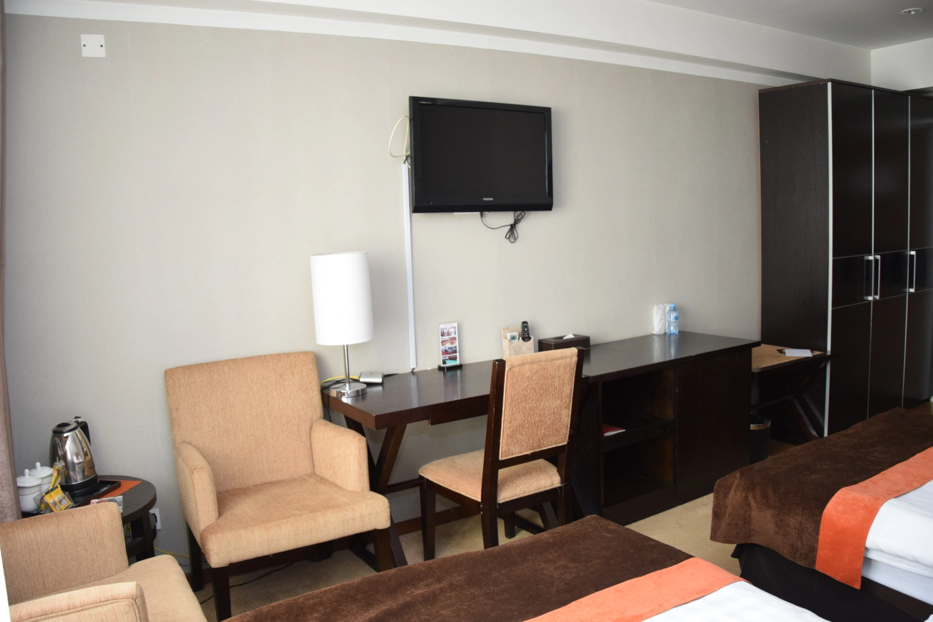 Standard Twin Room - Image 2