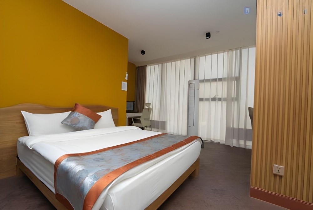 Superior Double Room - Image 10