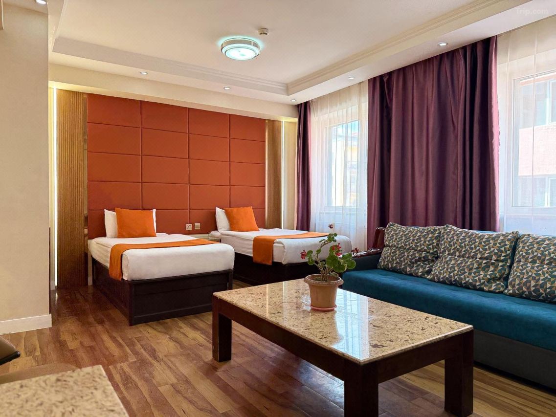 New World Hotel - Image 14