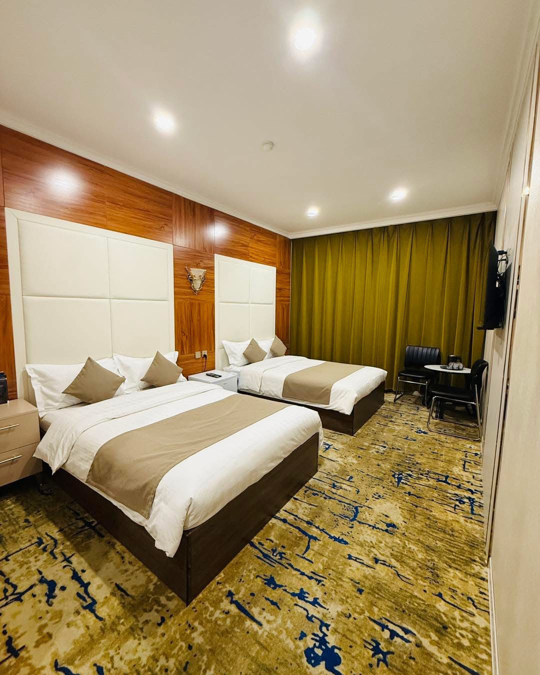 Crux Hotel - Image 2