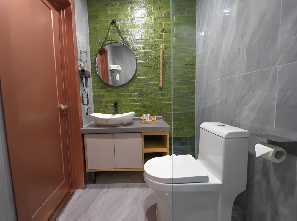 Superior Twin Room - Image 5