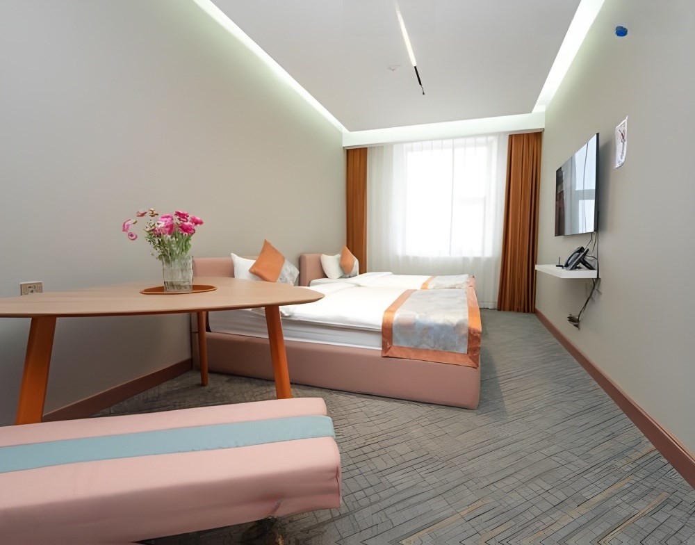 Standard Family Room - Image 3