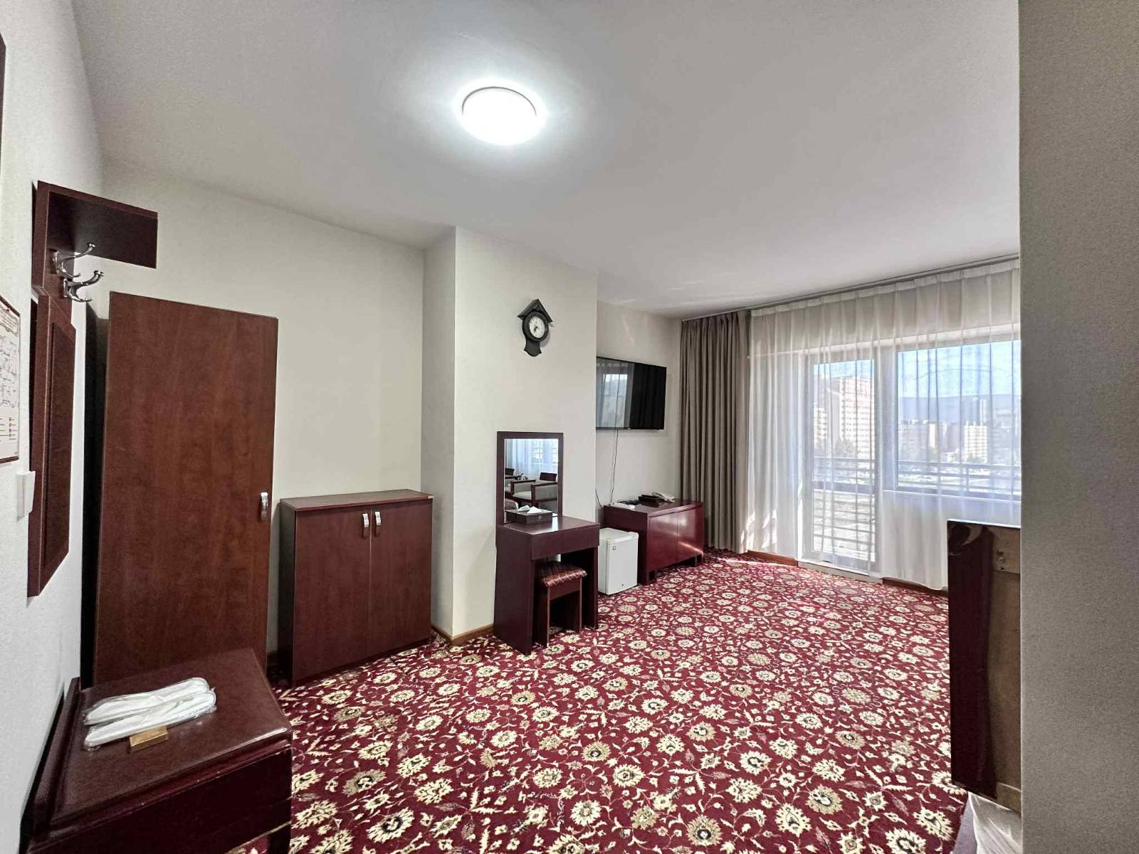 Standard Twin Room - Image 3