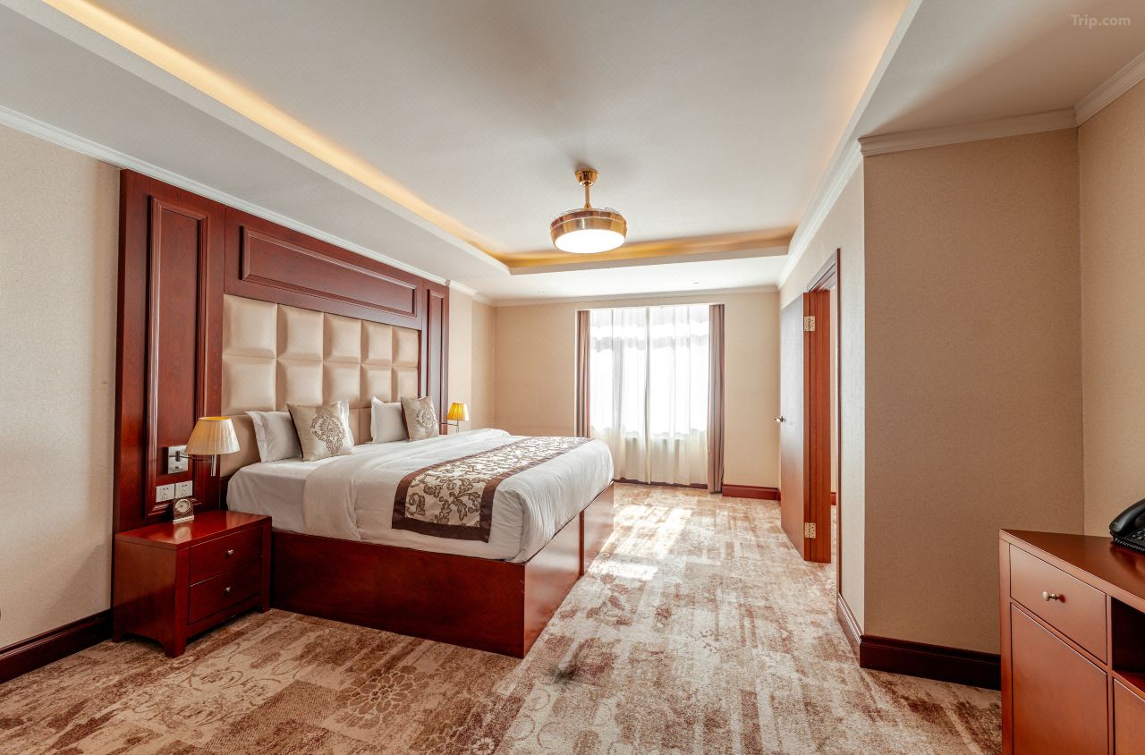 Premium Hotel - Image 11