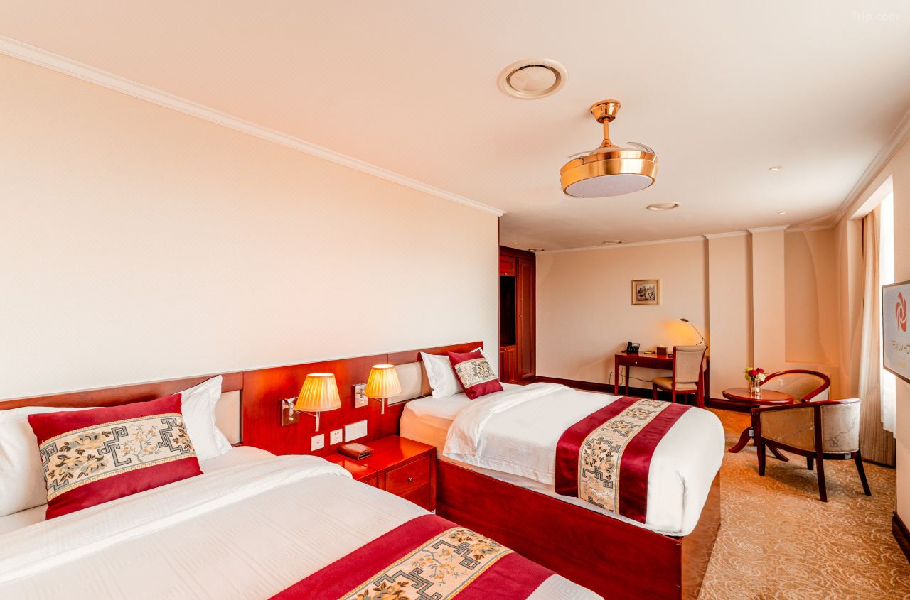 Premium Hotel - Image 9