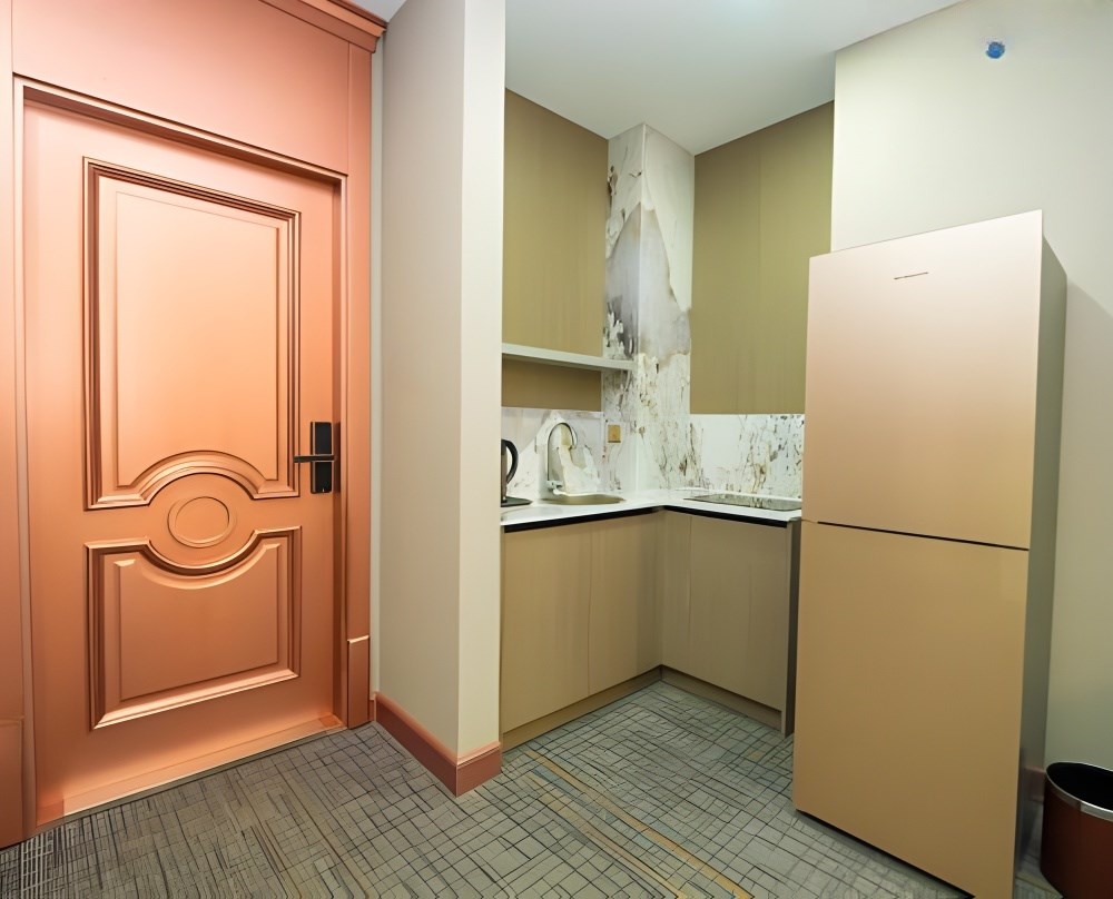 Superior Family Room - Image 4