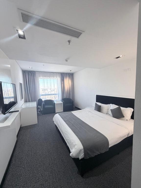 City Tower Hotel - Image 8