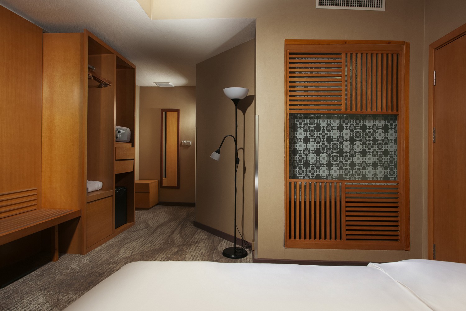 Standard Twin Room - Image 3