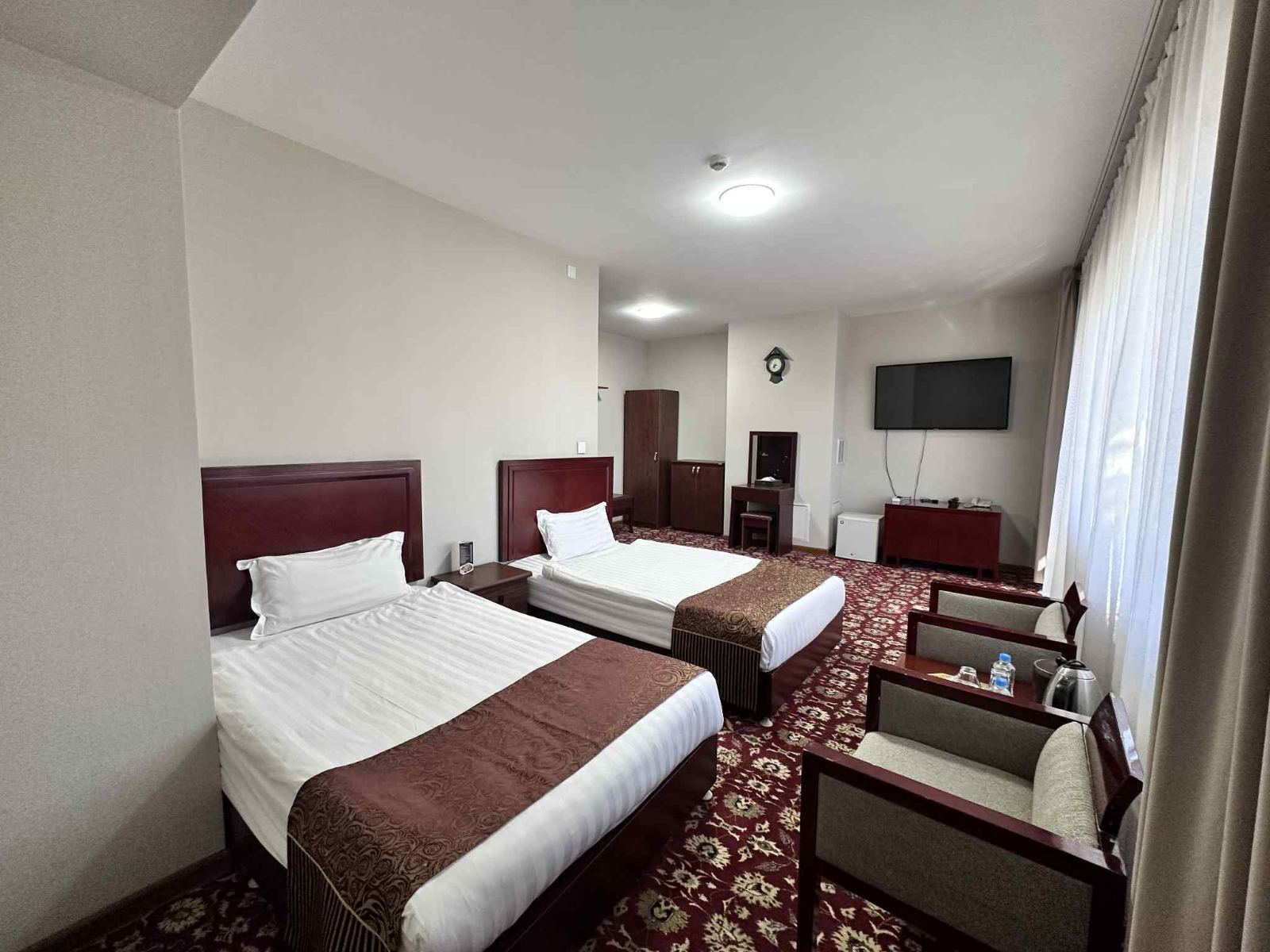 Standard Twin Room - Image 2