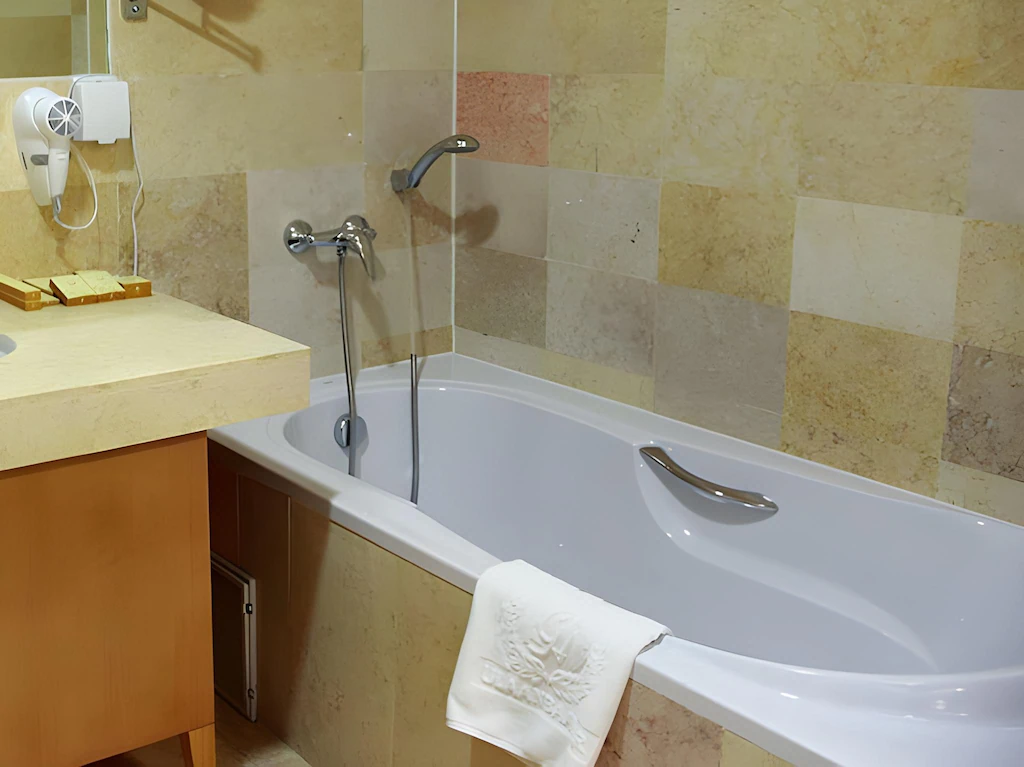 Standard Room - Image 5