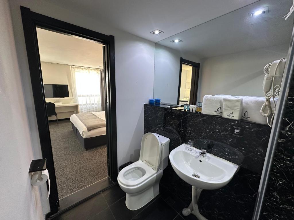 City Tower Hotel - Image 10