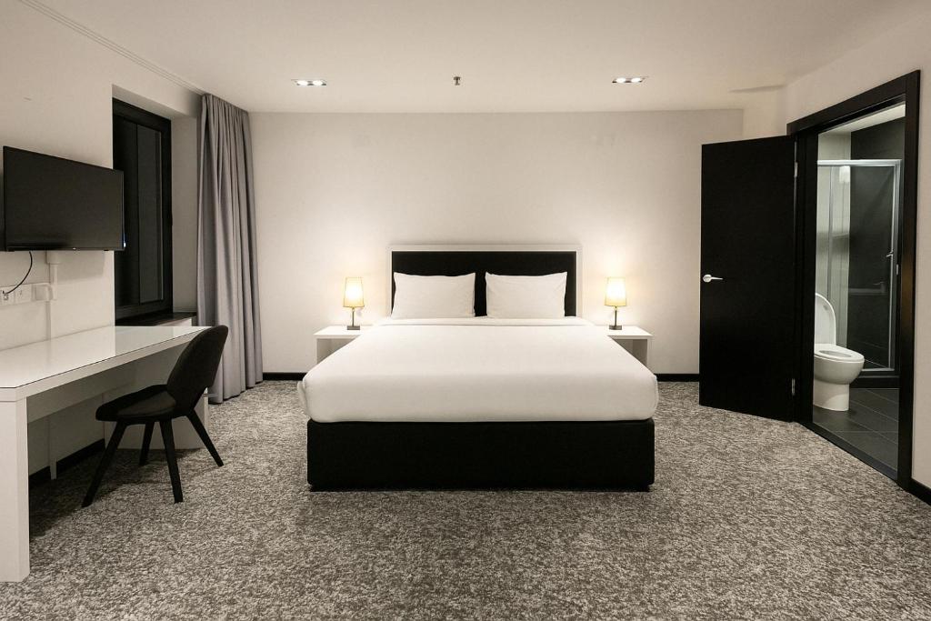 City Tower Hotel - Image 5