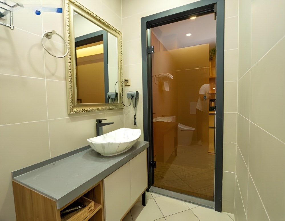 Superior Double Room - Image 2