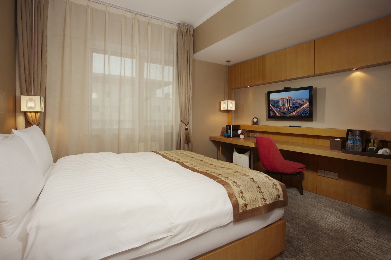 Deluxe king room - Image 1