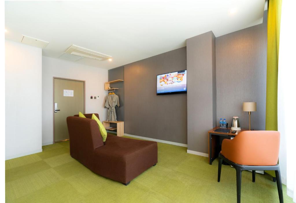 International Hotel - Image 13