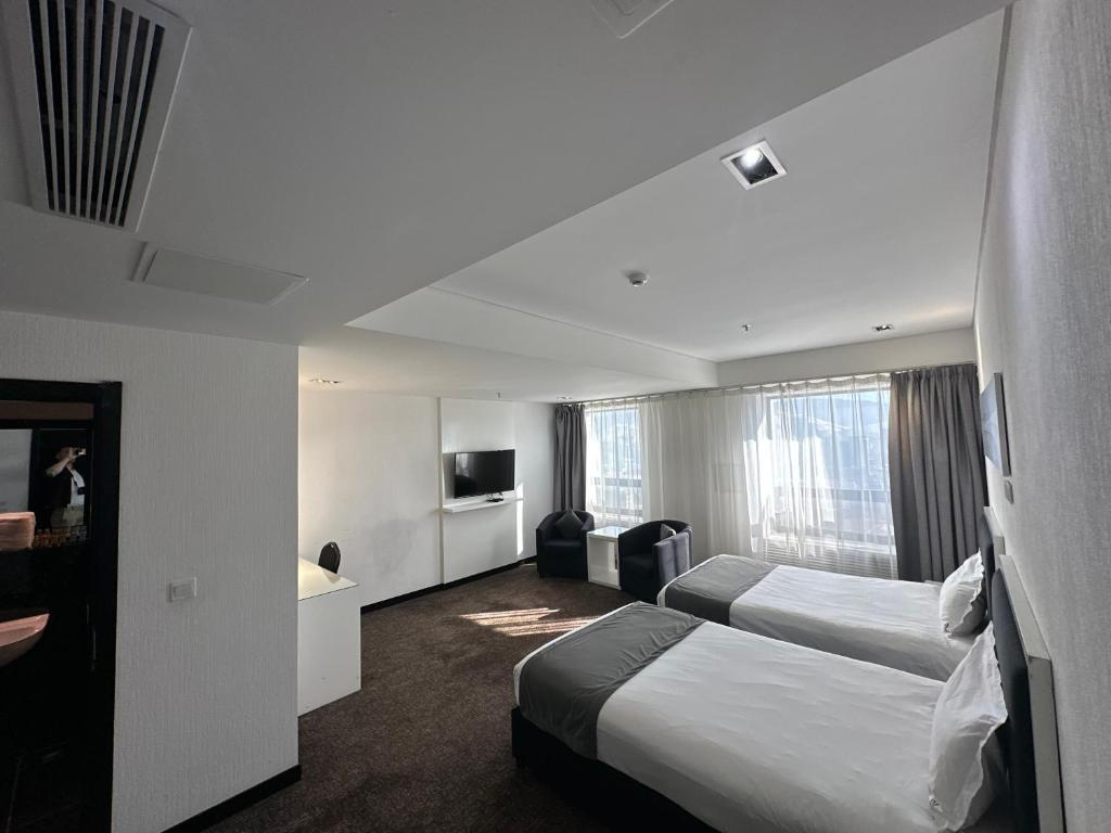 City Tower Hotel - Image 14