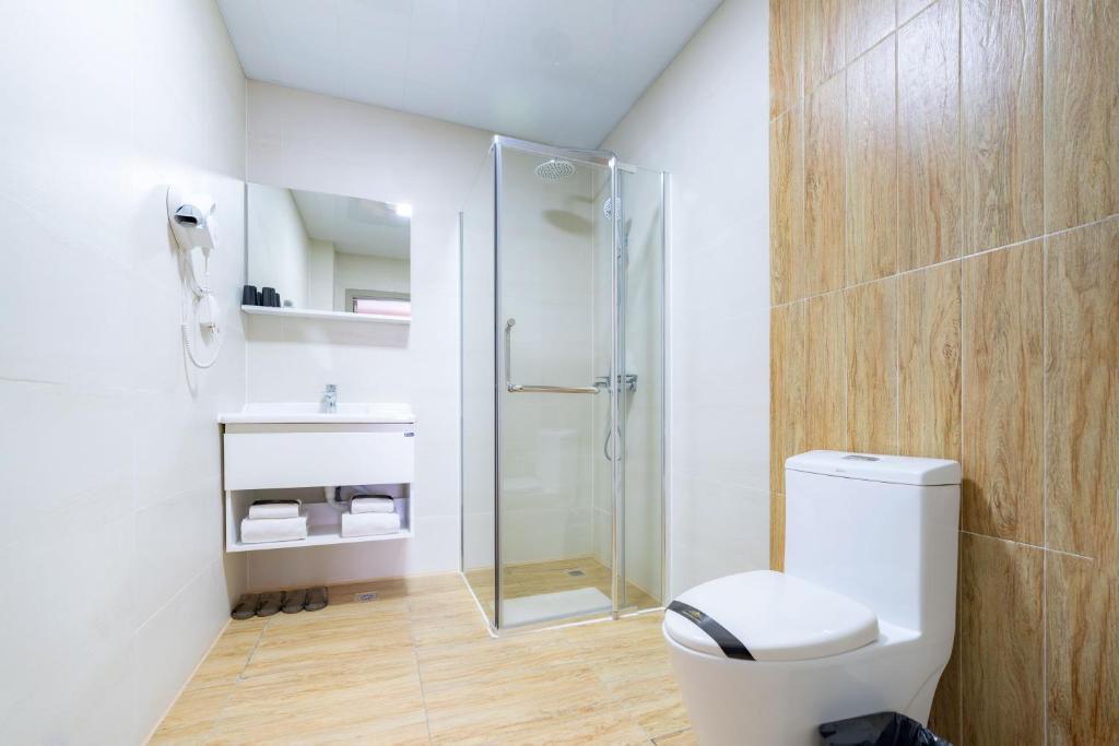 International Hotel - Image 15